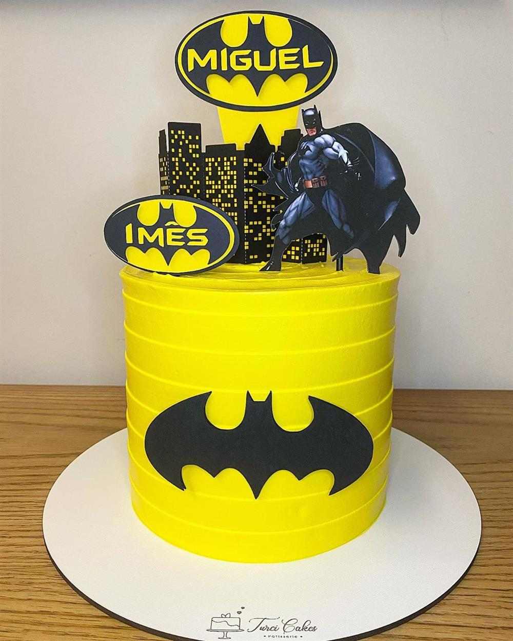 bolo do batman amarelo