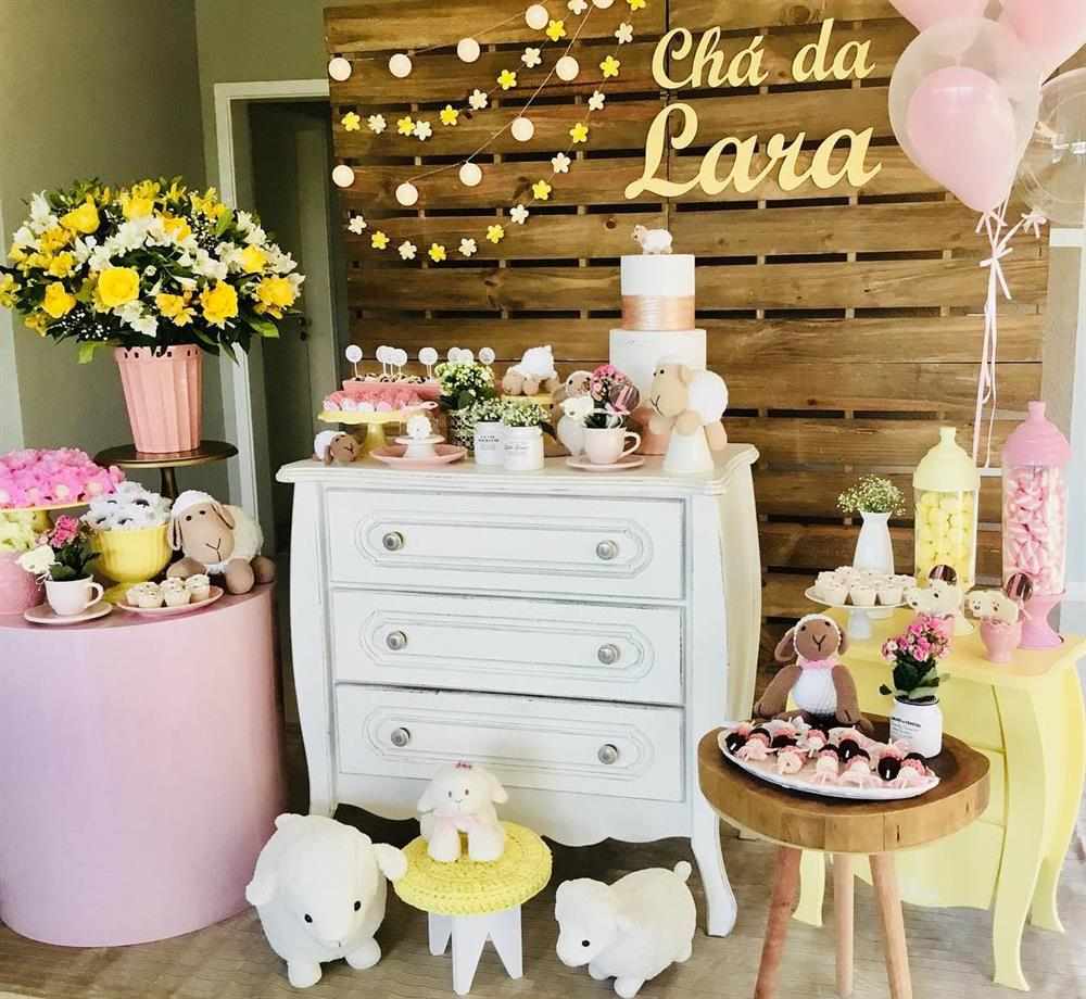 decoração de chá de fralda feminino