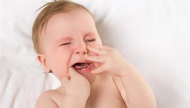 Quanto tempo dura os sintomas da primeira dentição infantil