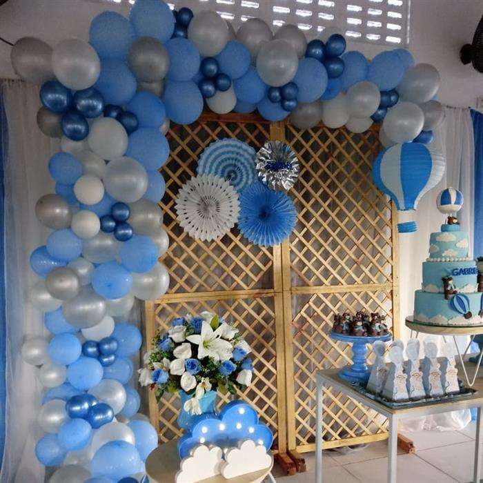 decoração com balões azul