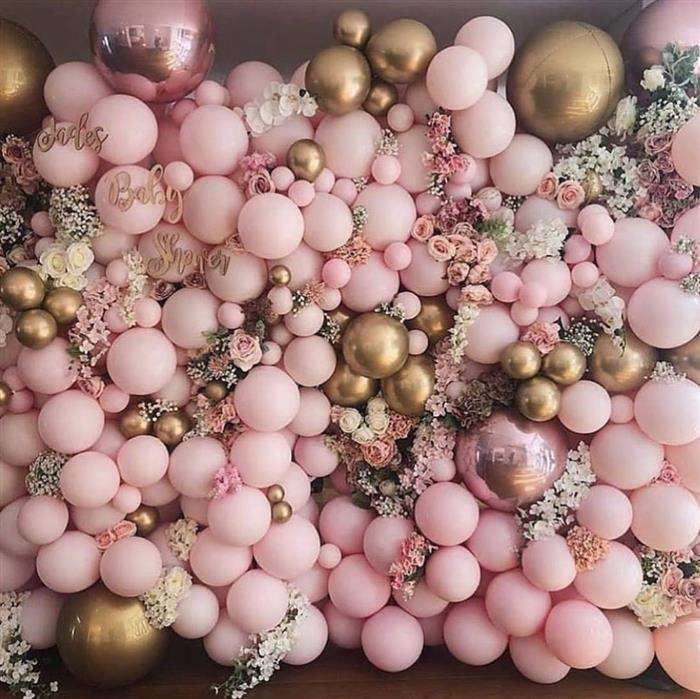 decoração com balões dourados