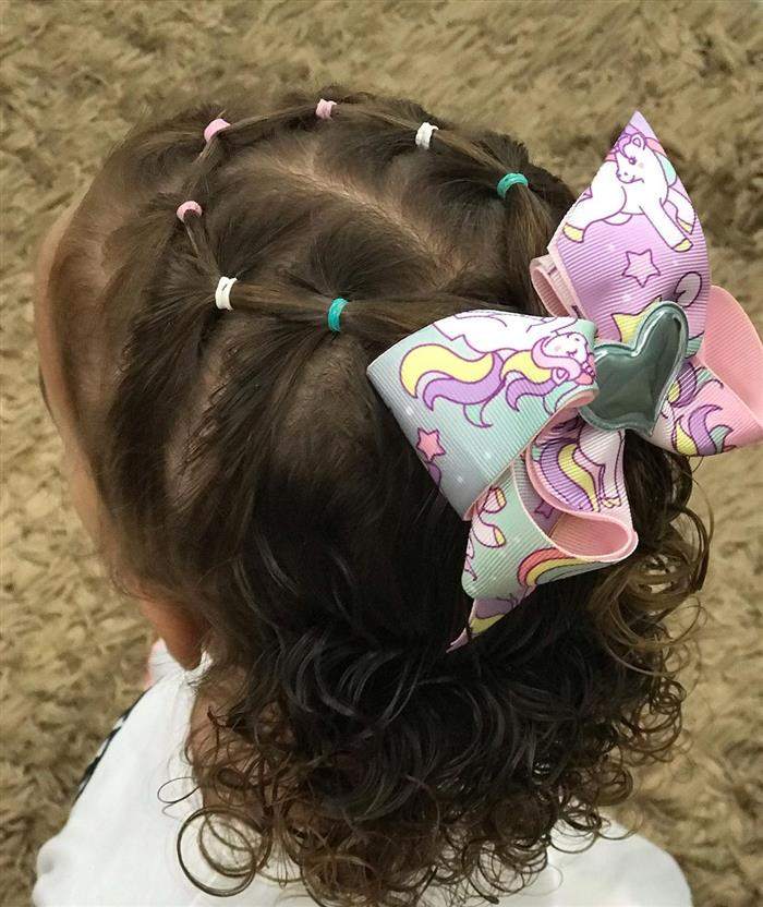 Penteado Infantil rápido com amarradinhos para cabelos curtos e