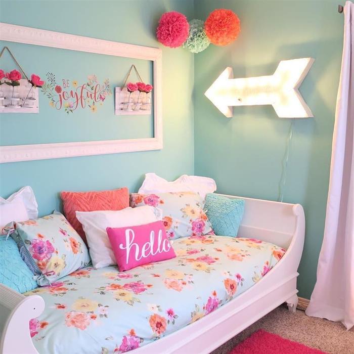 Decoração de quarto infantil feminino gastando pouco colorido