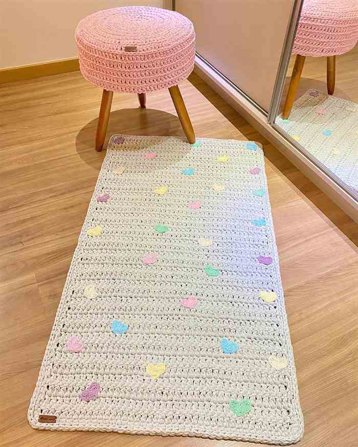 Decoração de quarto infantil feminino gastando pouco com croche