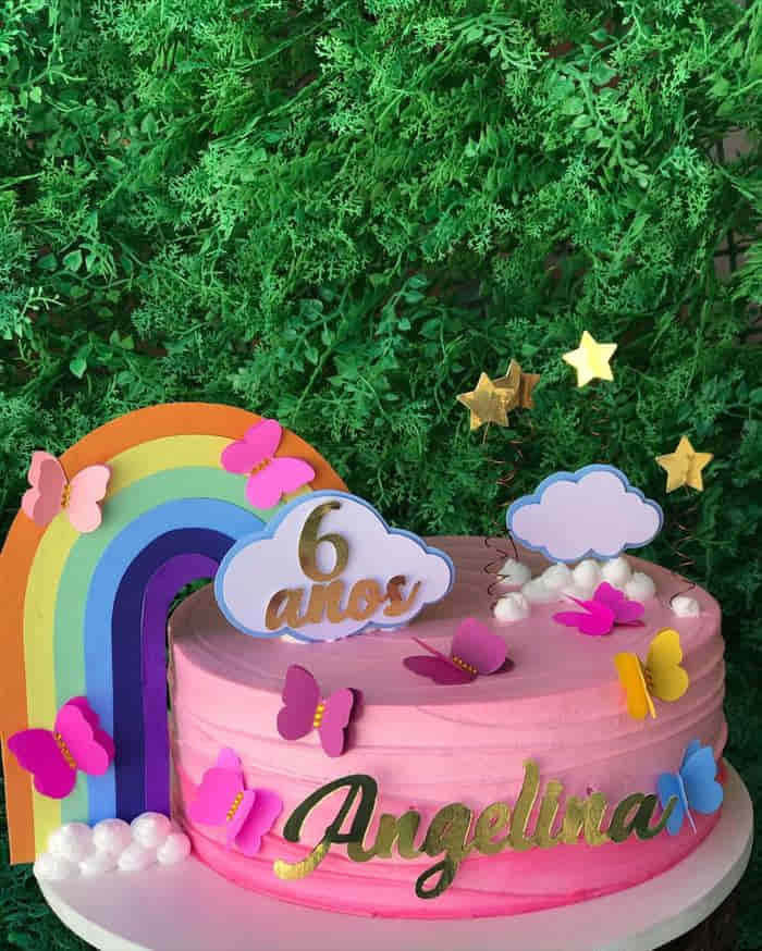 bolo arco iris decorado