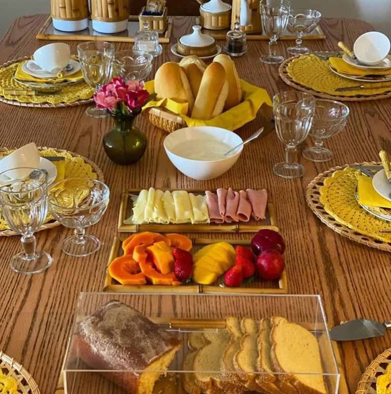 Mesa de café da manhã simples, especial e bonita