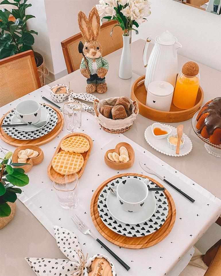 mesa de café da manhã de Páscoa