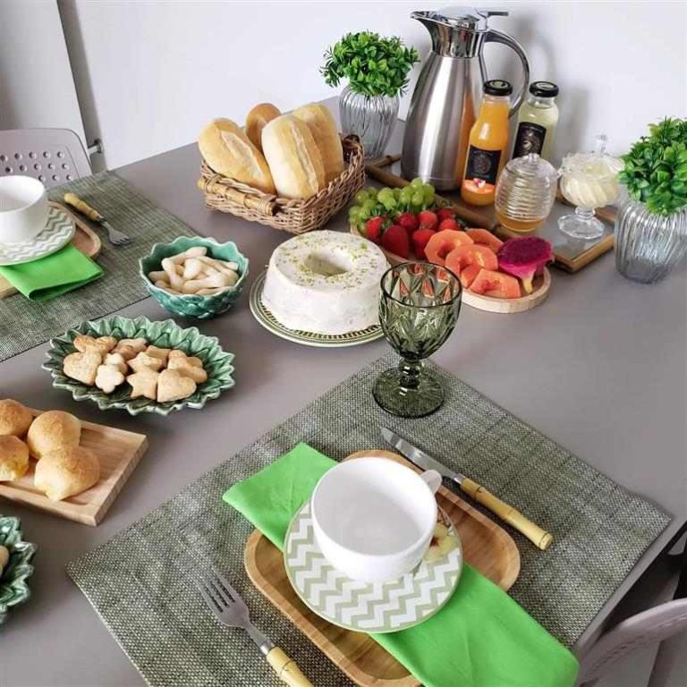 Mesa de café da manhã simples, especial e bonita
