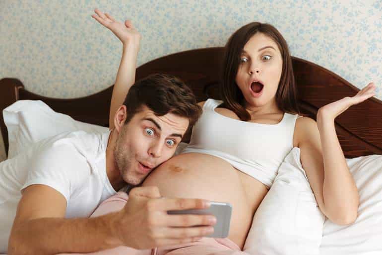 Casal em foto engraçada