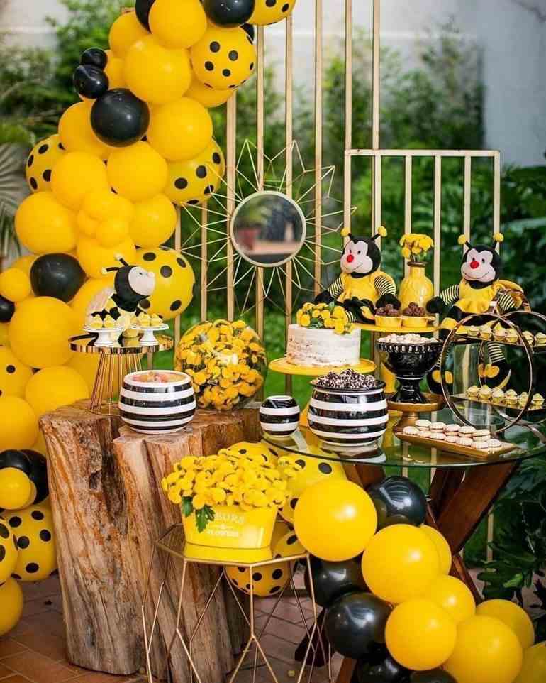 Decoração de festa abelhinha preto e amarelo