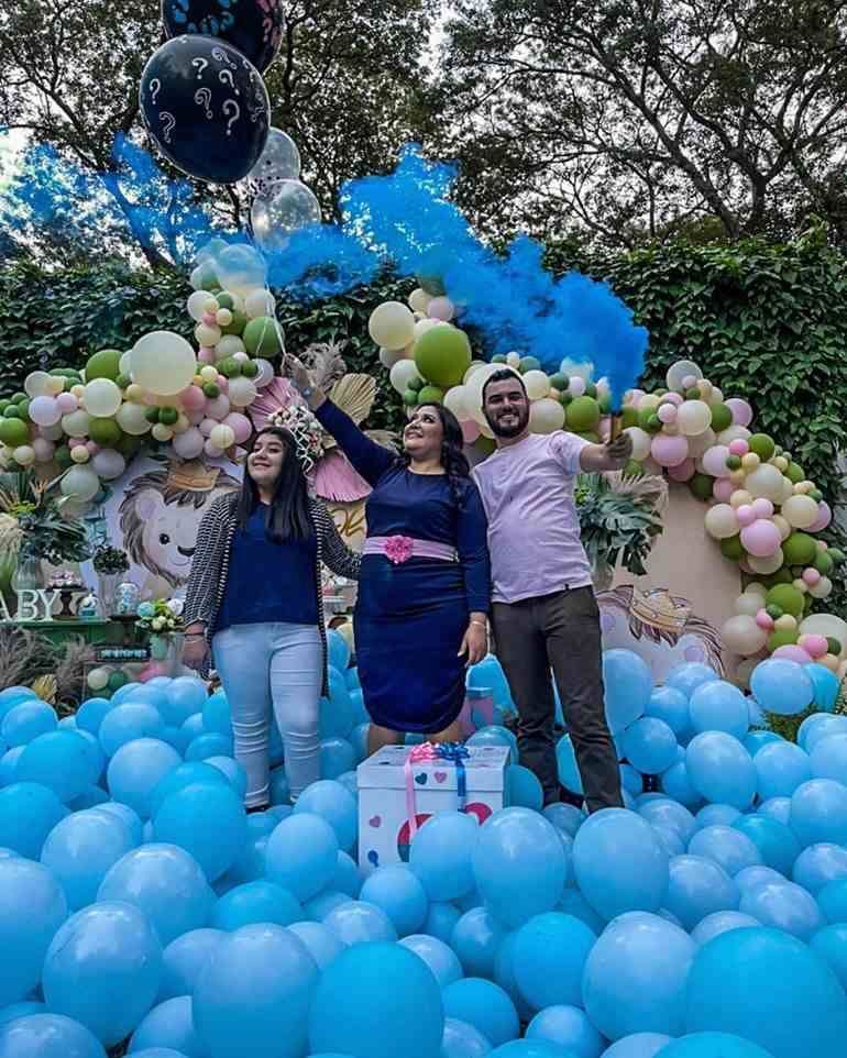 Chá de revelação com balão azul