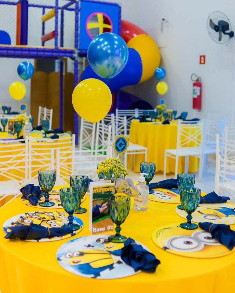 Decoração mesversário menino