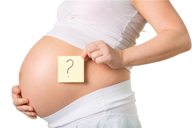 mulher gravida e ponto de interrogação