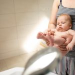 Higiene natural: o que é, como fazer e benefícios para os bebês e RN