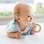 Tummy time:  o que é, quando começar, benefícios para o bebê