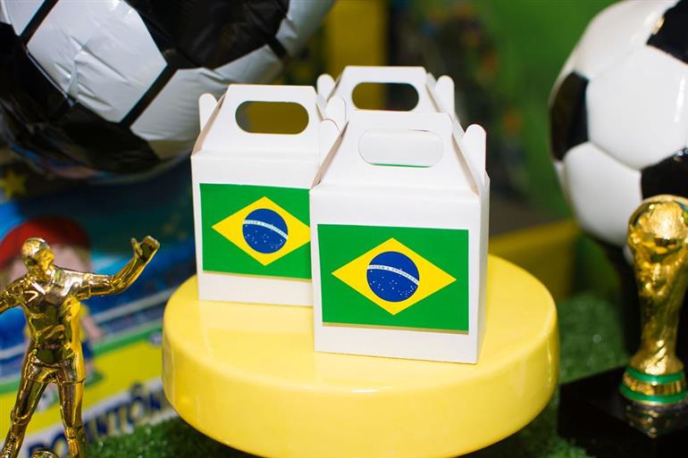 caixinha com a bandeira do brasil
