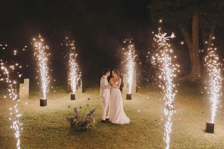 Pré wedding com mini fogos de artifício