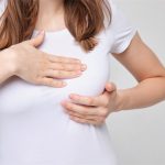 Dor no bico da mama é sinal de gravidez?