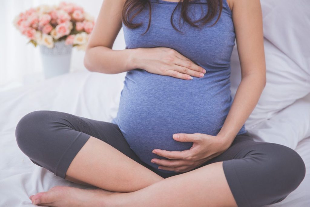 Bebê encaixado é sinal de parto normal? Tire suas dúvidas agora!
