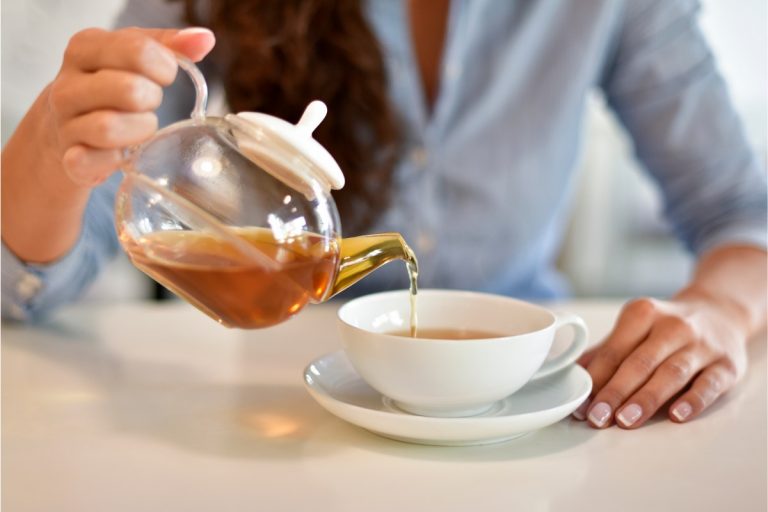 Gestante pode tomar chá mate? Prejudica o bebê? Descubra agora!