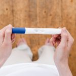 Menstruei normal e descobri que estava grávida: o que pode ter acontecido?