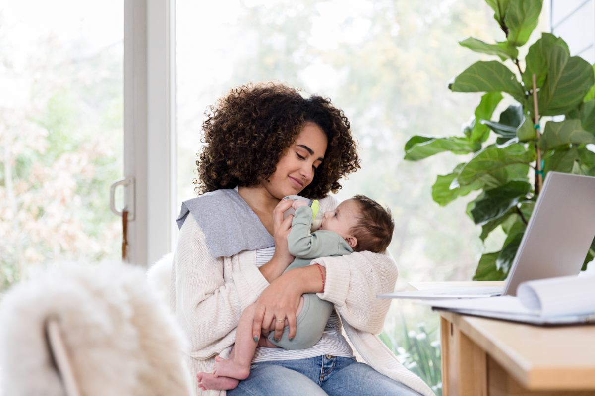 Como fazer o bebê pegar mamadeira