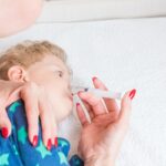 Lavagem nasal em bebê é perigoso? Conheça os possíveis riscos